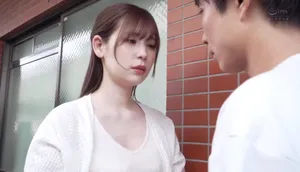 Chồng tẻ nhạt, vợ yêu nhận ra cậu thanh niên cạnh nhà tốt hơn