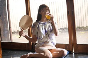 Mùa hè buồn chán ở quê phang vợ yêu nhà kề bên thiếu thốn vì lấy gã chồng già