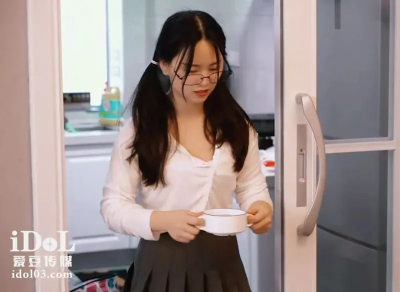 Hoa nhỏ về quê ăn tết bị bố dượng trả bài vì càng lớn càng ngon