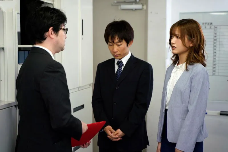 Nghi ngờ vợ ngoại tình với thực tập sinh, anh xã lắp camera và cái kết bất ngờ