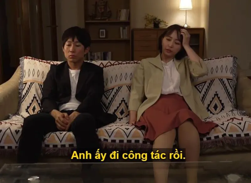 Buồn vì gã chồng muốn ly hôn, vợ yêu đi họp lớp rồi dẫn cậu bạn học về nhà địt