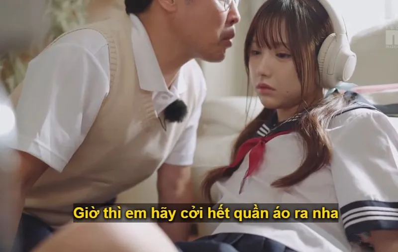 Gã nhà cạnh bên giả làm thầy giáo thôi miên em em học sinh để giở trò đồi bại